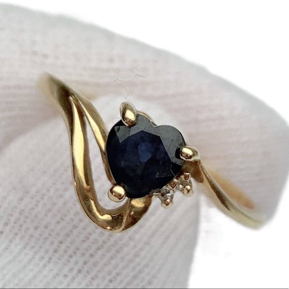 Women’s 14K Heart Blue Sapphire Yellow Gold Ring Sz 6 - Picture 2 of 16